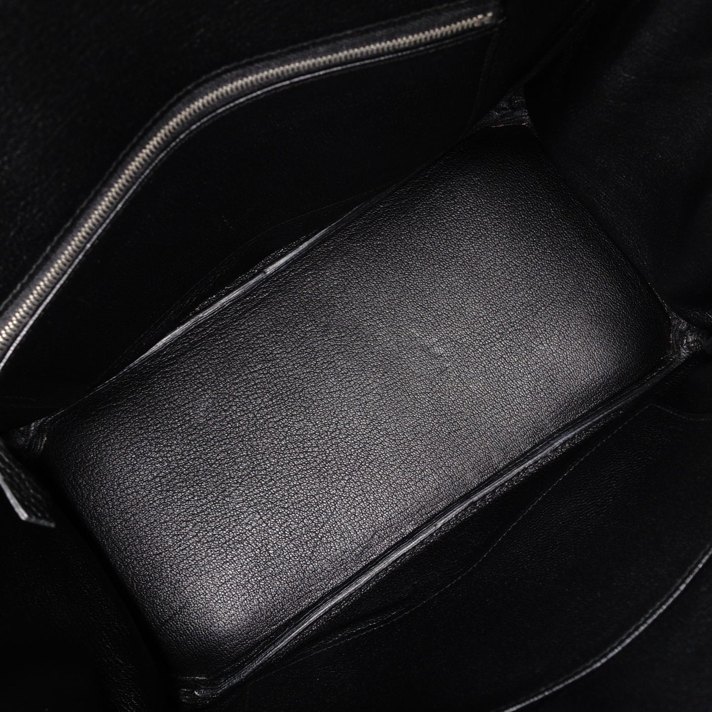 HERMES Birkin Handbag, Leather, Black, □R Stamp, Silver Hardware