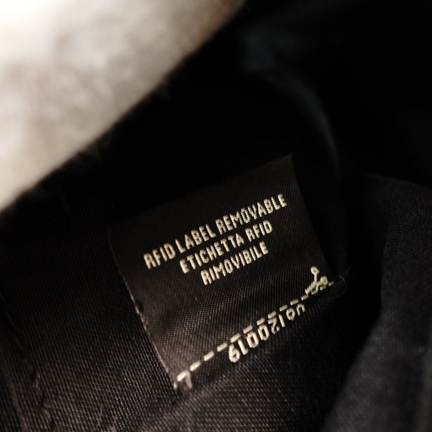 FENDI Zucca Shoulder Bag Black Leather Black Gold Hardware Crossbody 7-10-1104