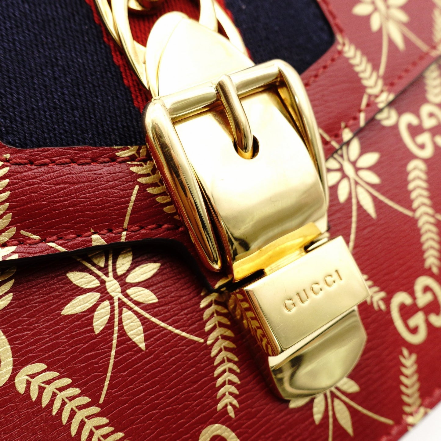 GUCCI Sylvie Bee & Star Shoulder Bag Red Red Leather Gold Hardware Crossbody 7-10-974