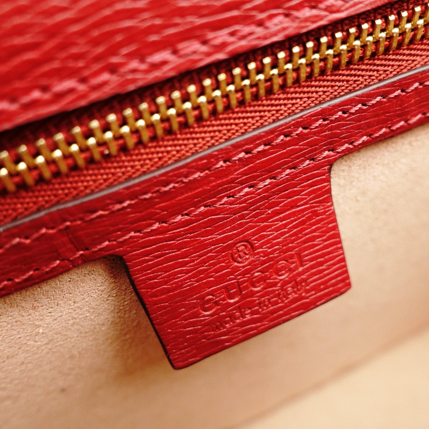 GUCCI Sylvie Bee & Star Shoulder Bag Red Red Leather Gold Hardware Crossbody 7-10-974