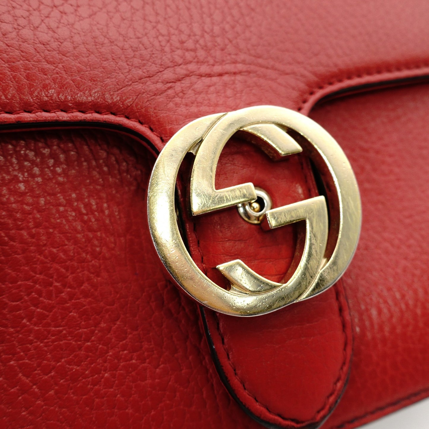 GUCCI Interlocking G Chain Shoulder Bag Red Leather Crossbody 7-10-702