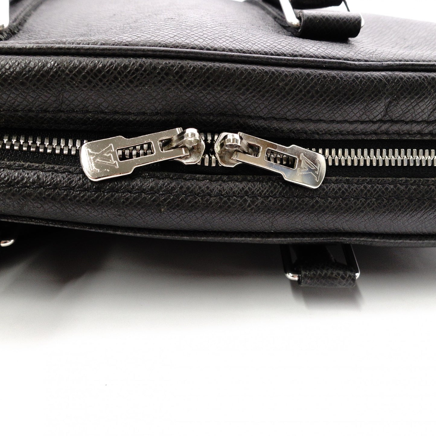 LOUIS VUITTON Taiga Business Bag, Leather, Black, Men's, 2-Way, Silver Hardware