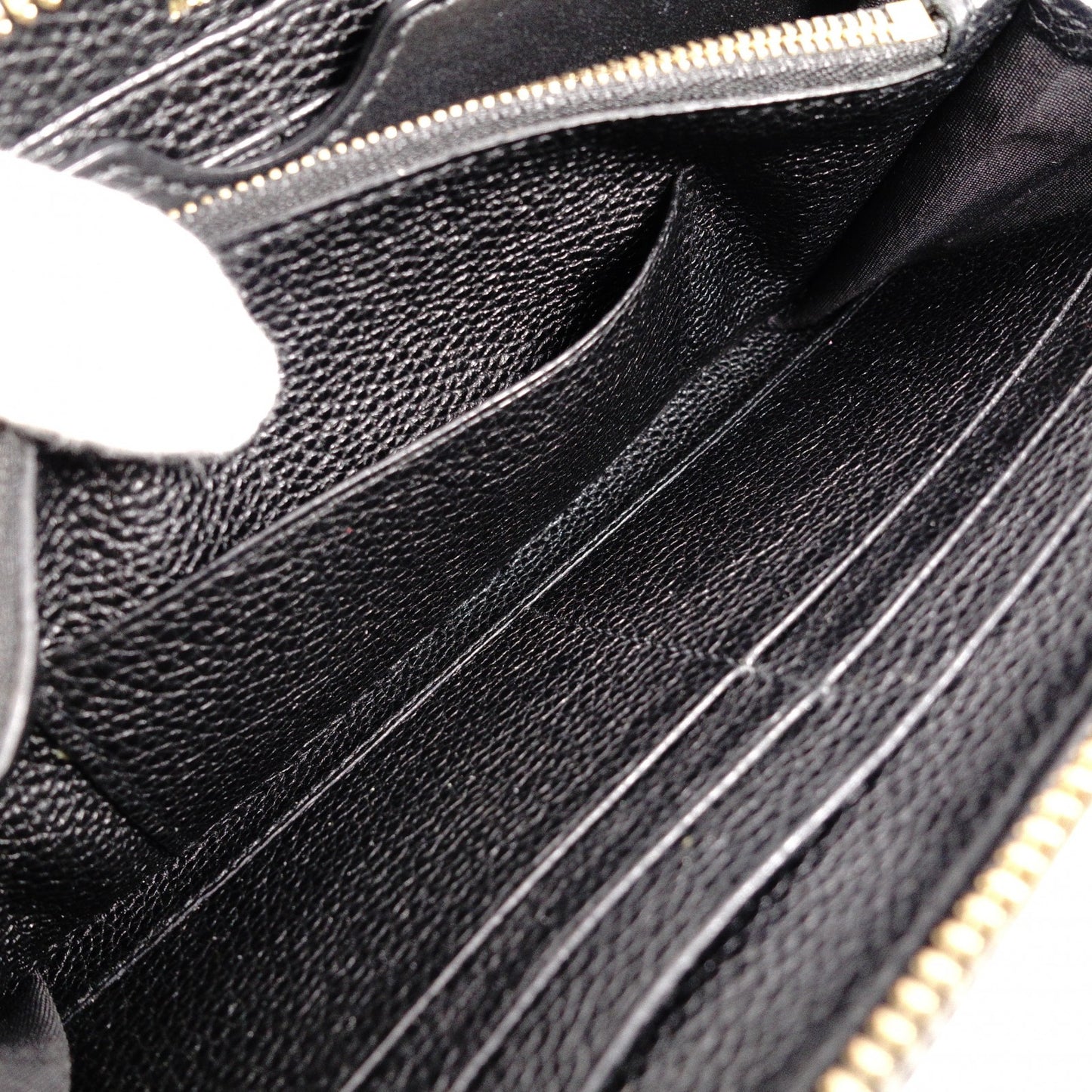 Salvatore Ferragamo Round Zipper Gancini Long Wallet, Leather, Black with Gold Hardware