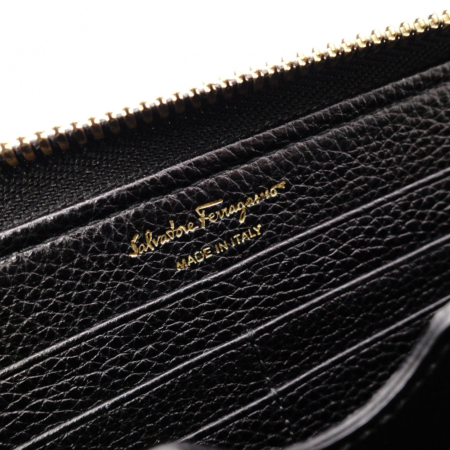 Salvatore Ferragamo Round Zipper Gancini Long Wallet, Leather, Black with Gold Hardware