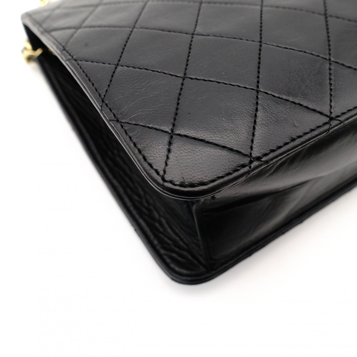 CHANEL Matelassé Chain Shoulder Bag Single Black Lambskin Black Leather Vintage Gold Hardware 7-7-486
