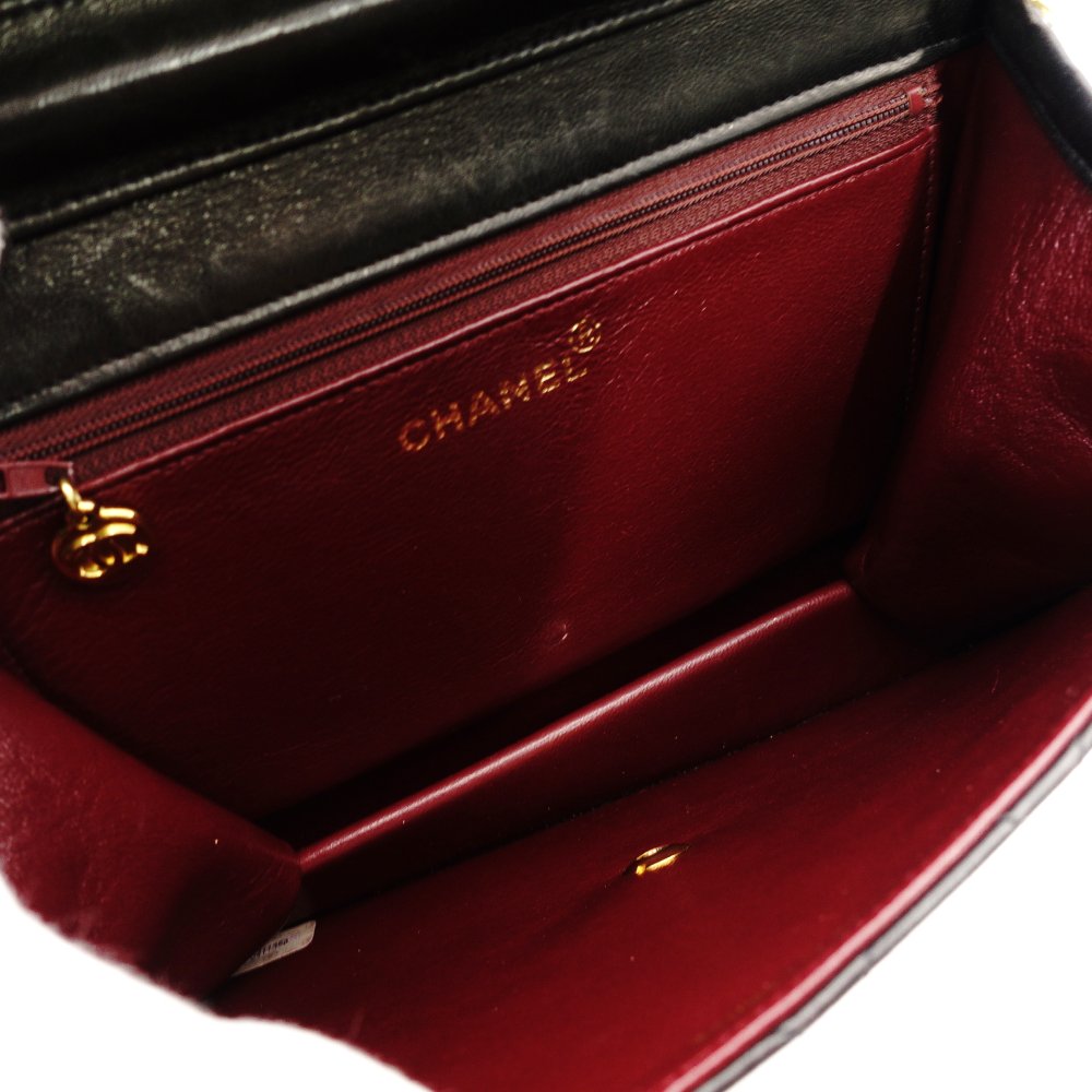 CHANEL Matelassé Chain Shoulder Bag Single Black Lambskin Black Leather Vintage Gold Hardware 7-12-077