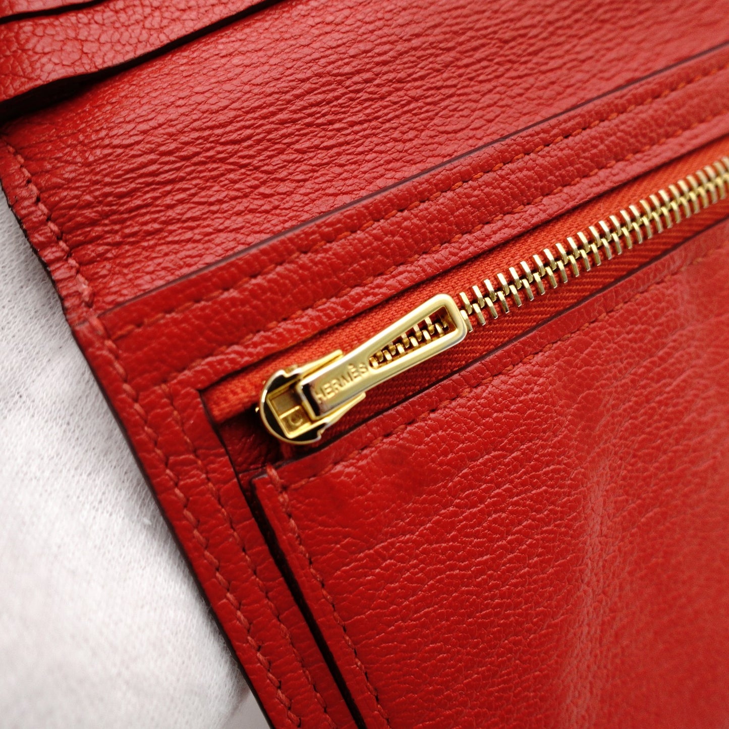 HERMES Veau Soufflé Long Wallet Red Leather Gold Hardware Red X-Stamped Wallet 7-12-282