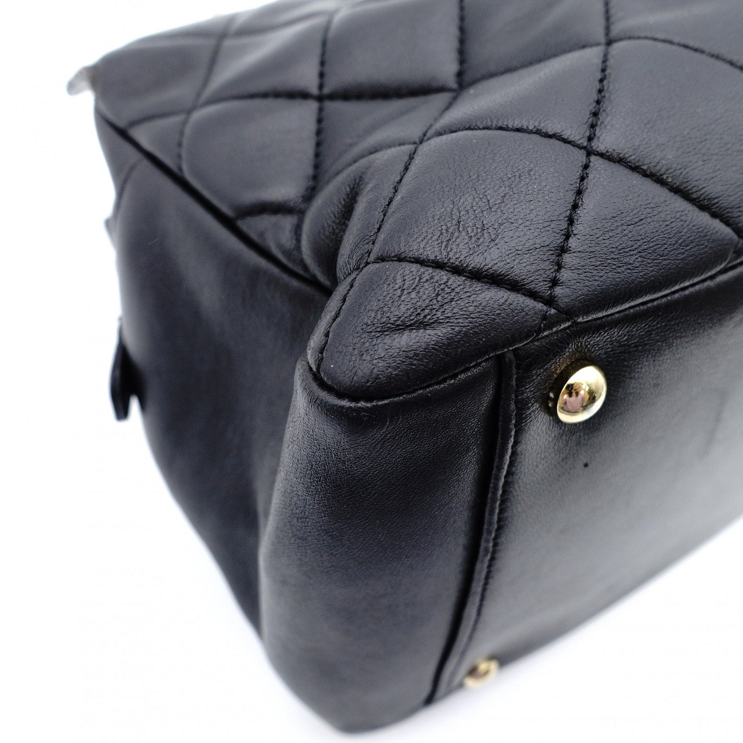CHANEL Matelassé Lambskin Black Chain Shoulder Bag Black Leather Shoulder Gold Hardware 7-10-688