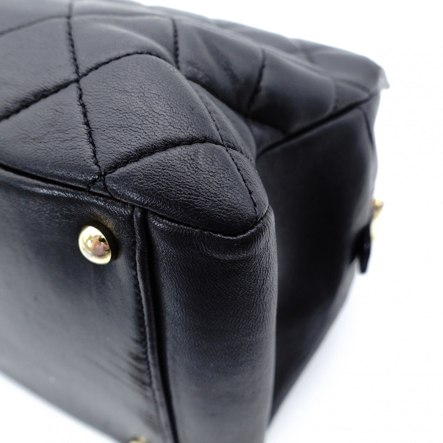 CHANEL Matelassé Lambskin Black Chain Shoulder Bag Black Leather Shoulder Gold Hardware 7-10-688