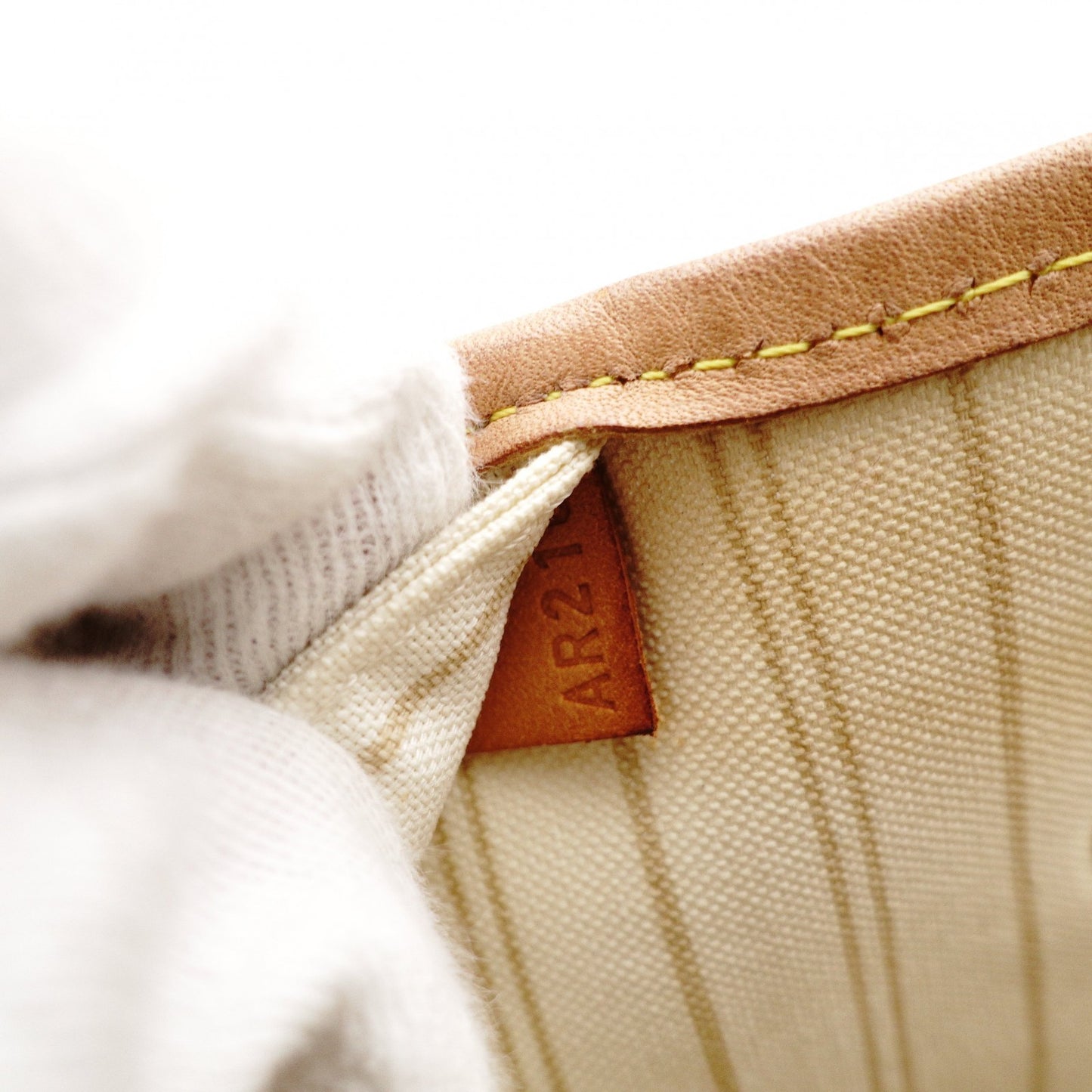 LOUIS VUITTON Neverfull MM Damier Azur Tote Bag with Pouch White-Tone Shoulder 7-12-105