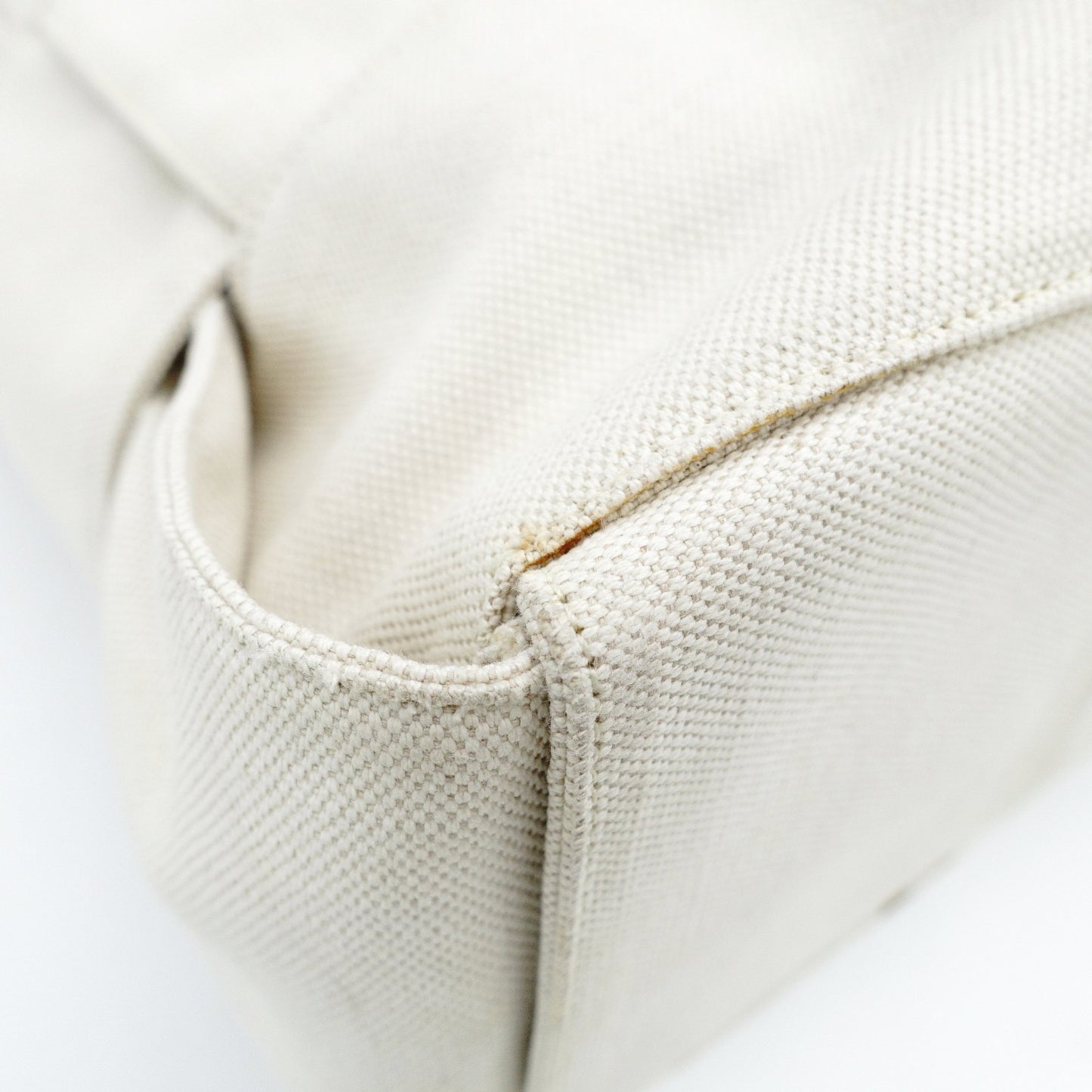 Bottega Veneta Intrecciato Tote Bag Canvas Off-White × Black Shoulder Pouch Included 7-12-042
