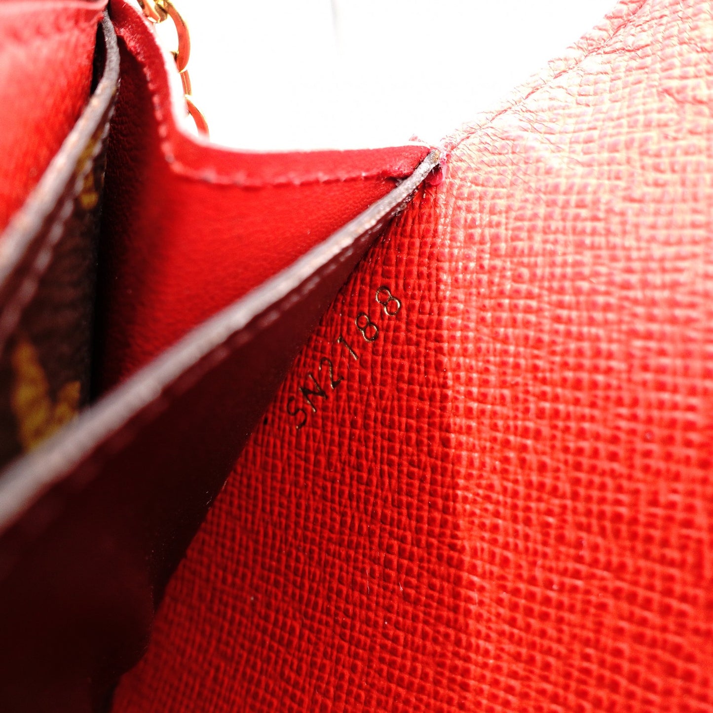 LOUIS VUITTON Portofolio Emily Monogram