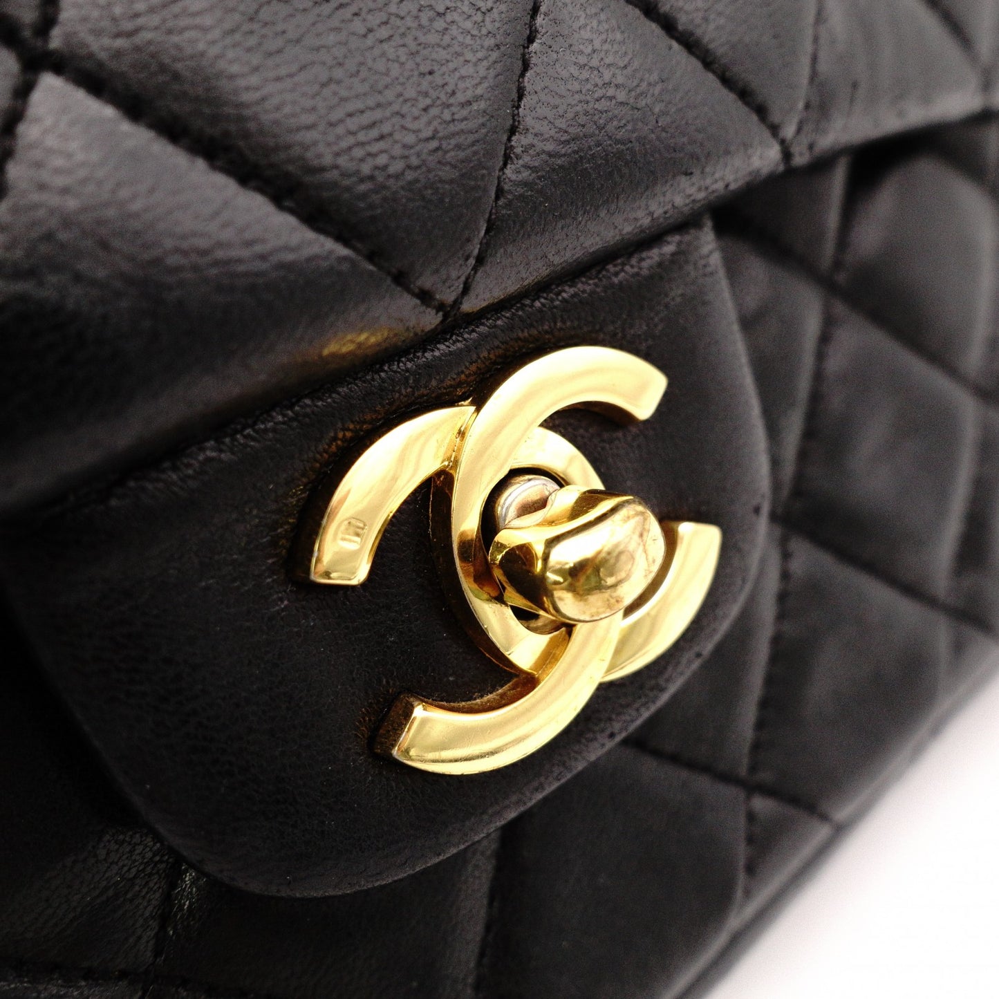 CHANEL Matelassé 25 Classic Lambskin Shoulder Bag, Leather, Black, Gold Hardware