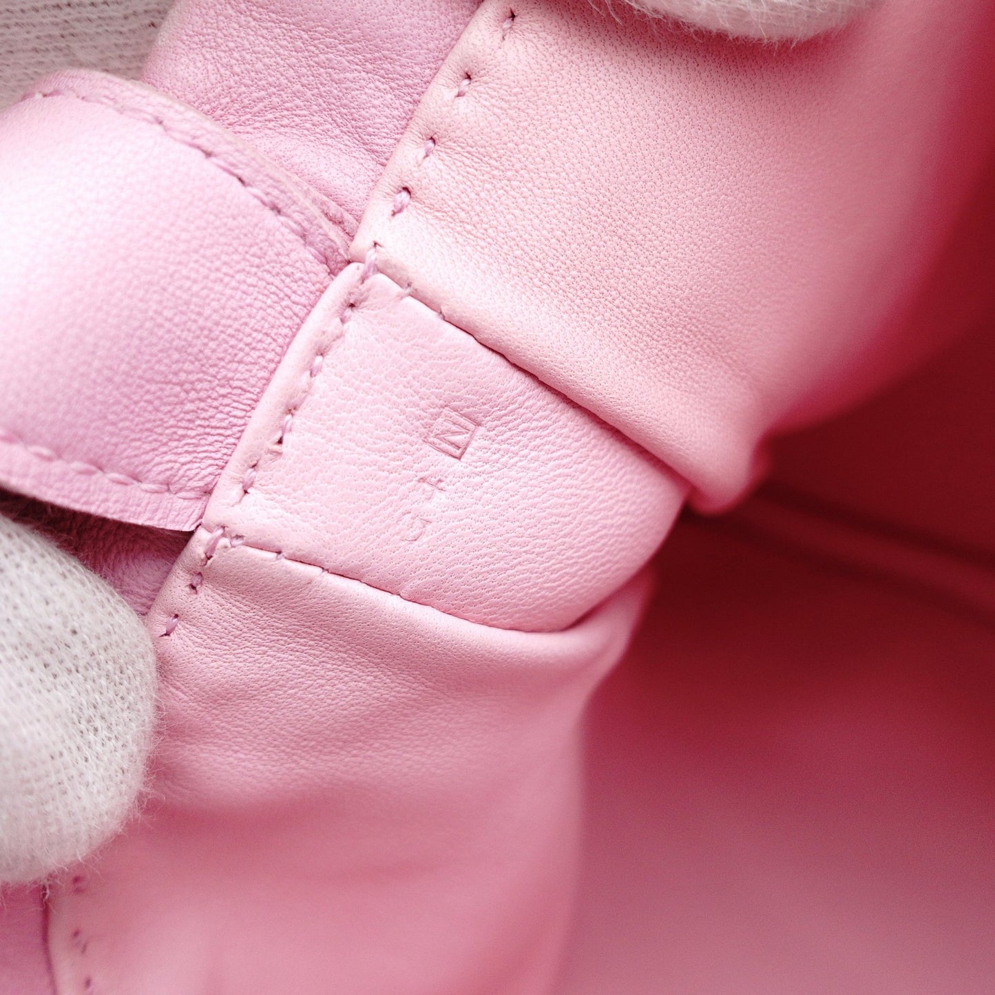 HERMES Crocelle Shoulder Bag Pink Leather Crossbody Leather Logo 7-11-492