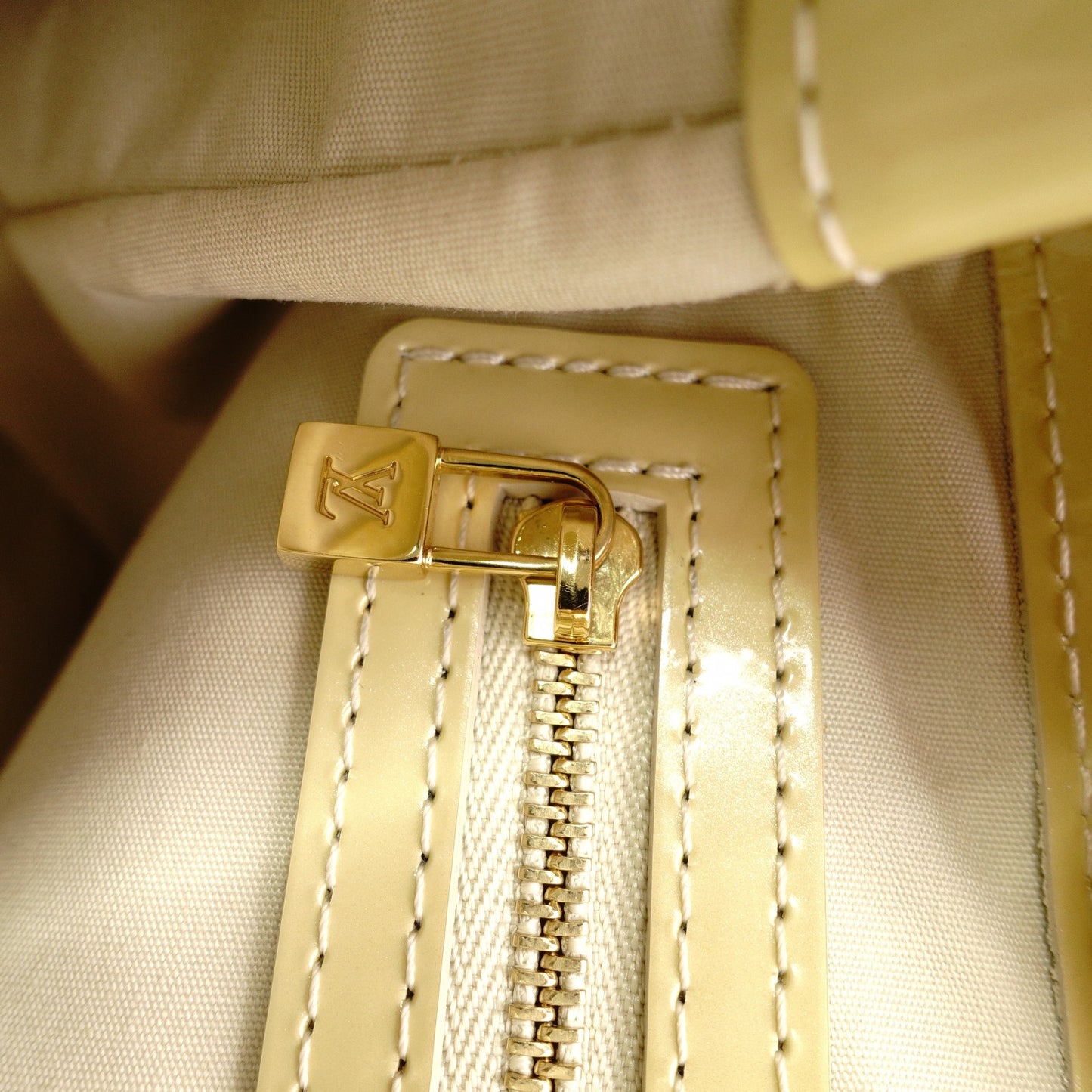 LOUIS VUITTON Wilshire PM Vernis Handbag, Patent Leather, Yellow