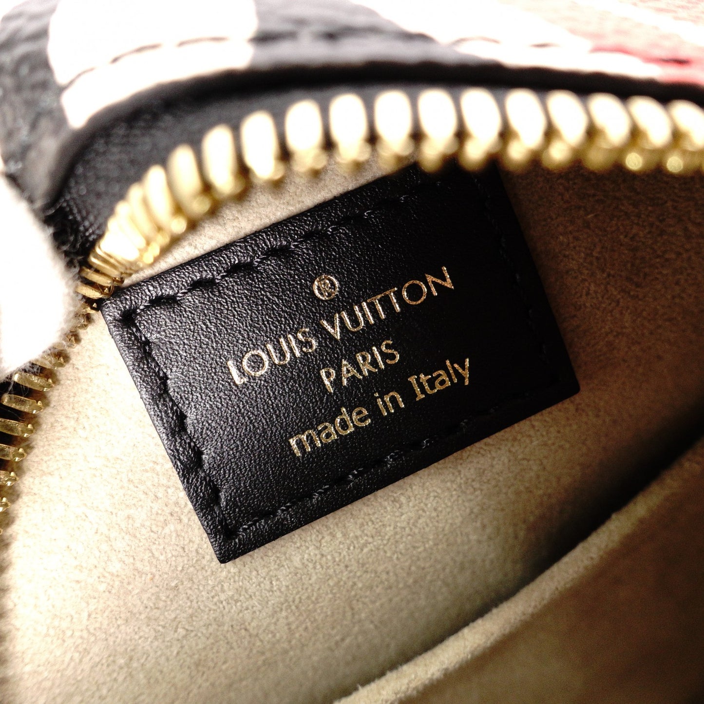LOUIS VUITTON Chapeau Suprême LV Crafty Boîte Shoulder Bag, PVC and Leather, White