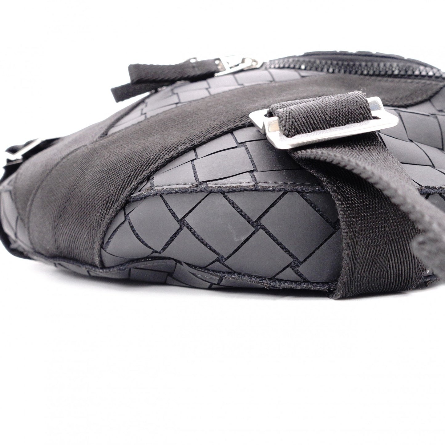 BOTTEGAVENETA Intrecciato Shoulder Bag, Rubber, Black, Men's Body Bag
