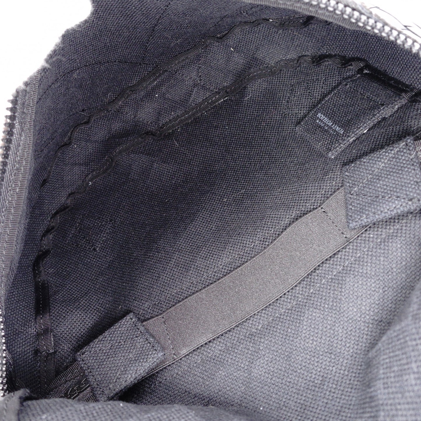 BOTTEGAVENETA Intrecciato Shoulder Bag, Rubber, Black, Men's Body Bag