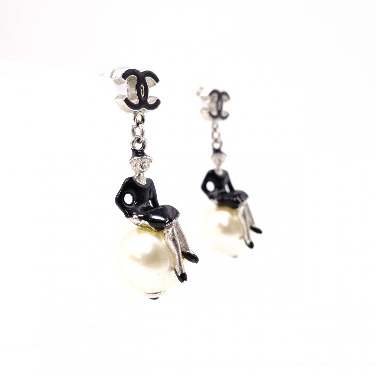 CHANEL Earrings, Metal, Faux Pearls, Beige, Black, Coco Chanel