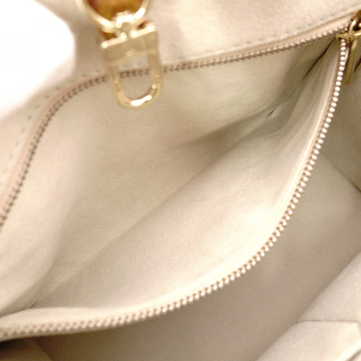 LOUIS VUITTON OTG PM On-the-Go Handbag, Leather, White, 2-Way Crossbody