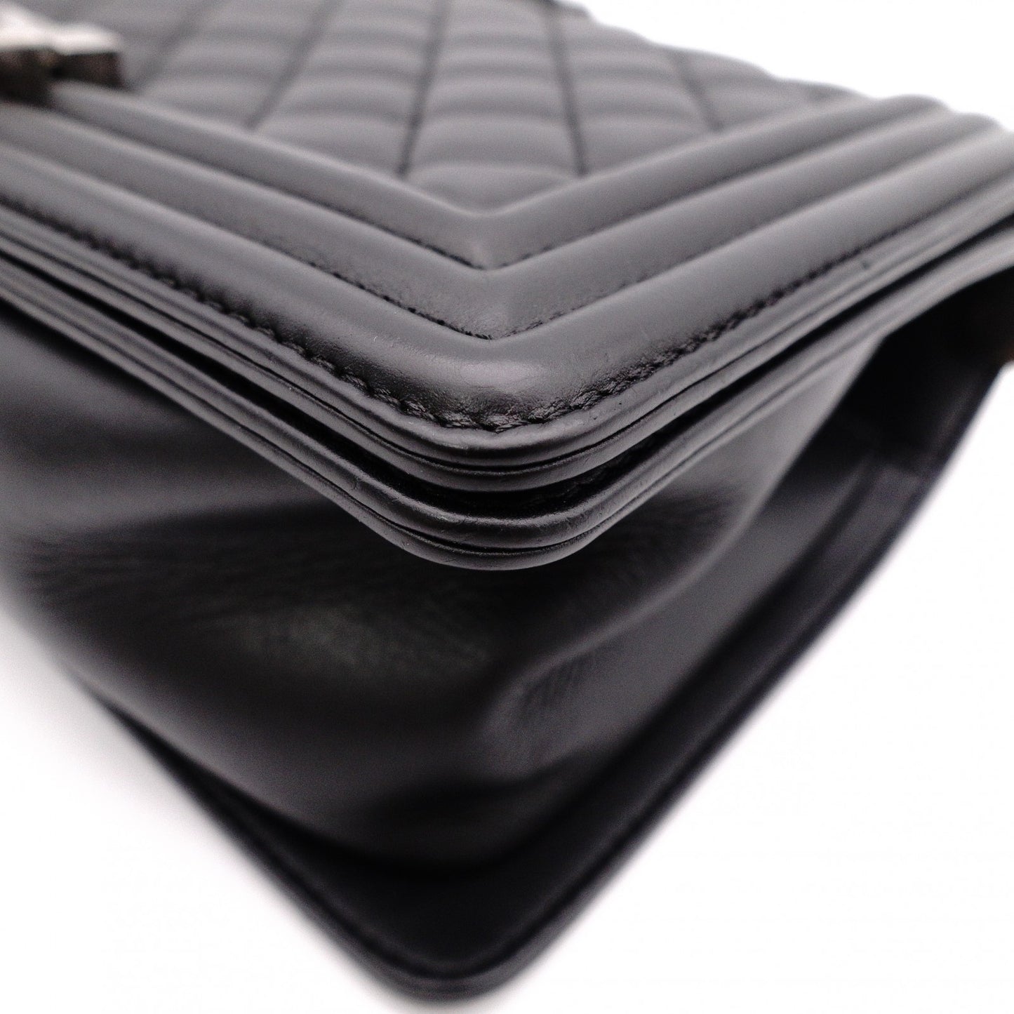 CHANEL Lambskin Boy Chanel 25 Shoulder Bag, Leather, Black, Gunmetal Hardware