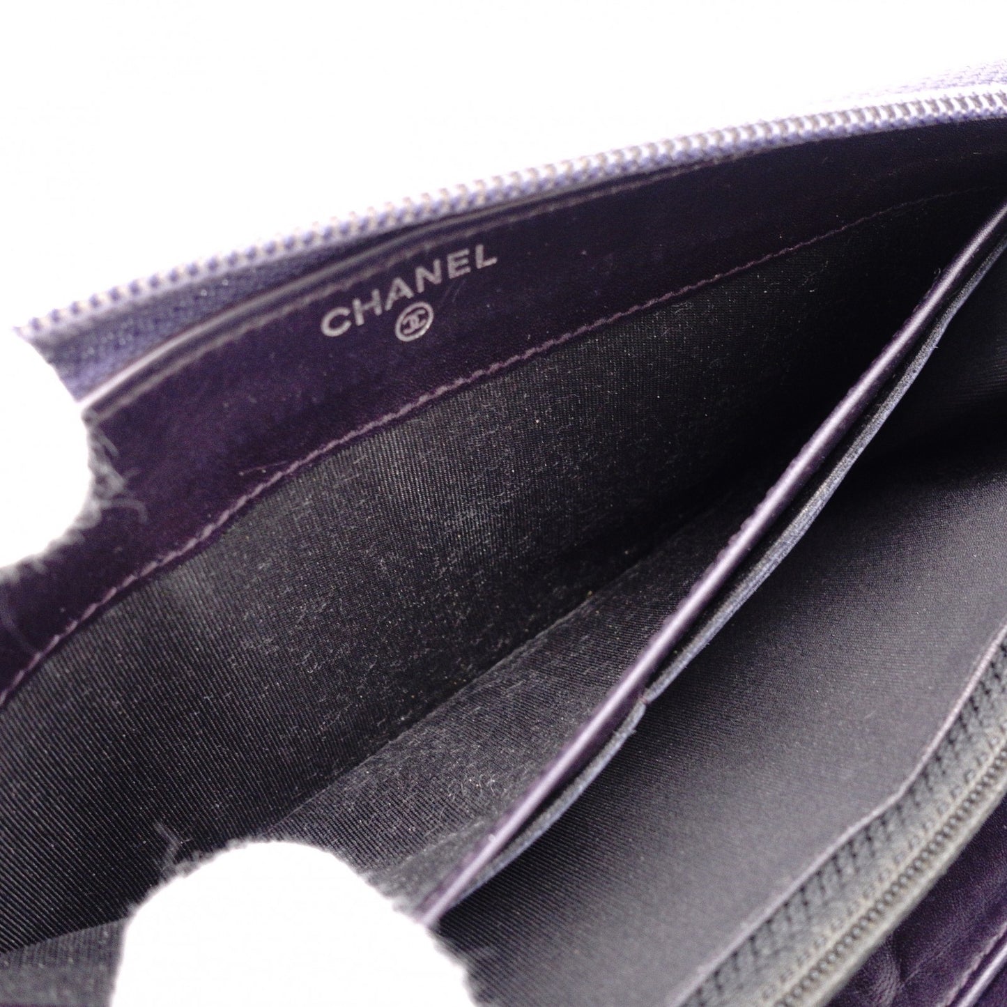CHANEL シャネル キャビアスキン 長財布 レザー パープル【中古】 レディース