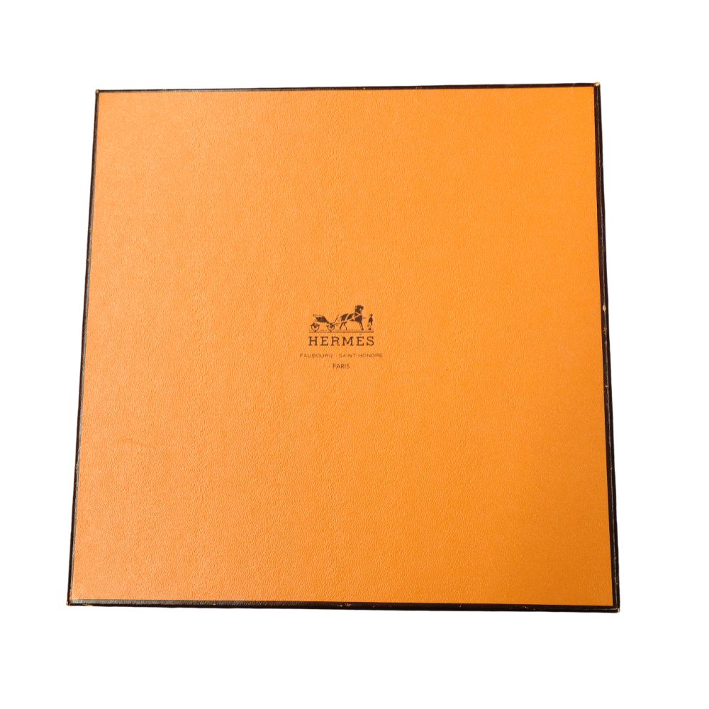 HERMES Carré 90 Grand Apparat Dressed Horses Navy-toned 100% Silk Boxed Scarf Stole 7-10-635