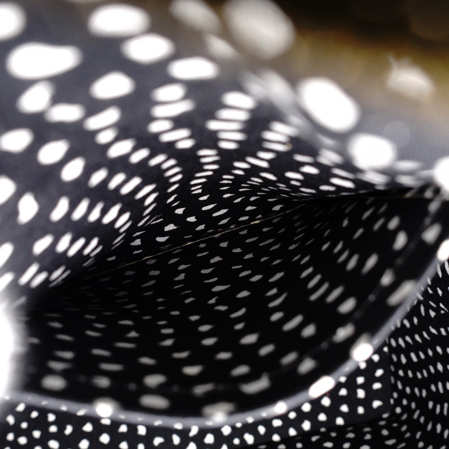 LOUIS VUITTON Lockit MM Vernis Dot Infinity Tote Bag