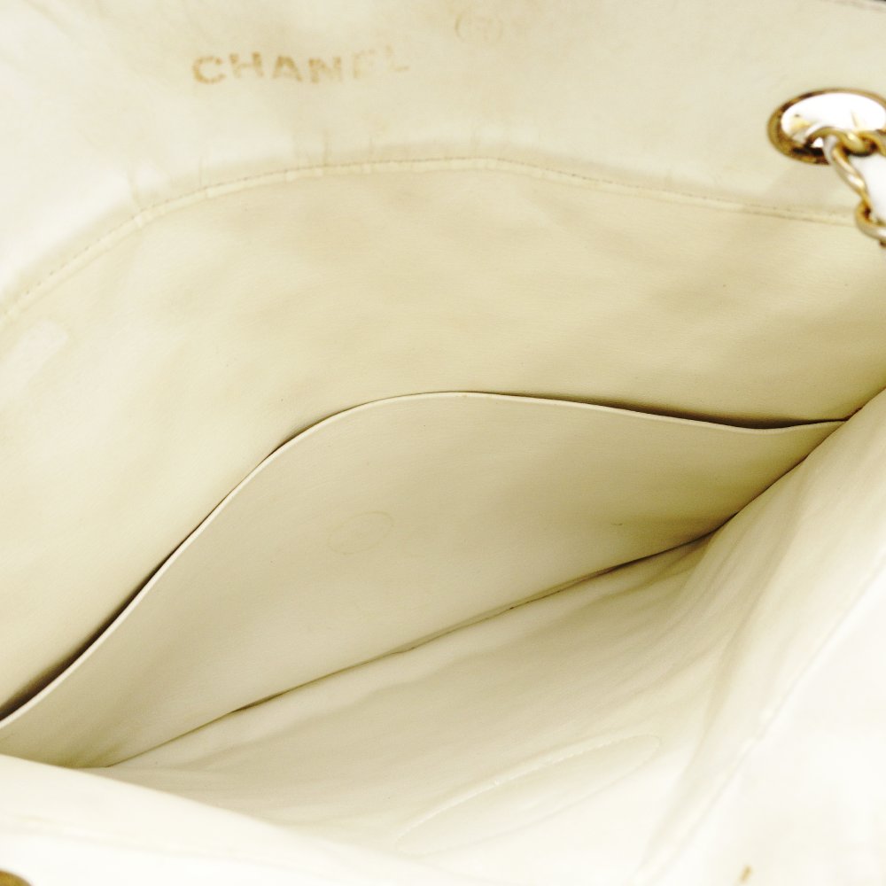 CHANEL Matelassé Chain Shoulder Bag Lambskin White Leather White Crossbody 7-8-760