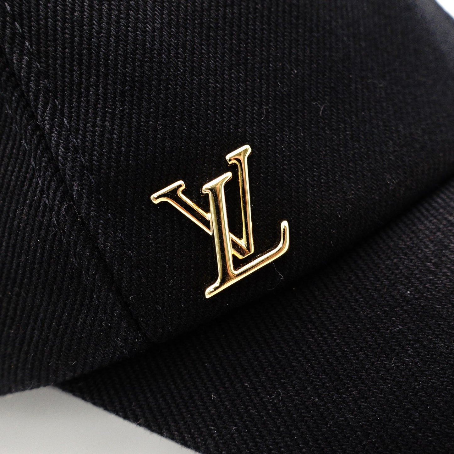 LOUIS VUITTON Cap LV Iconic Canvas Black M7050M