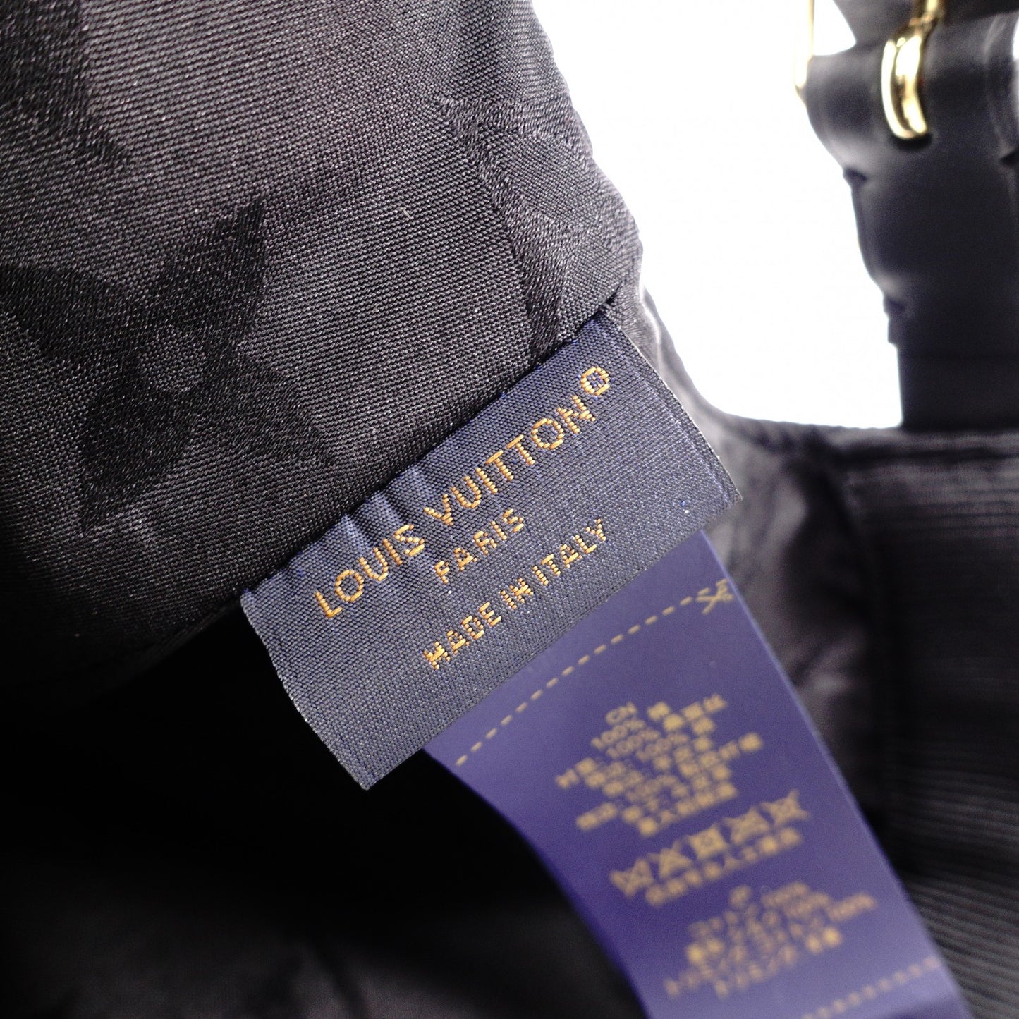 LOUIS VUITTON Cap LV Iconic Canvas Black M7050M