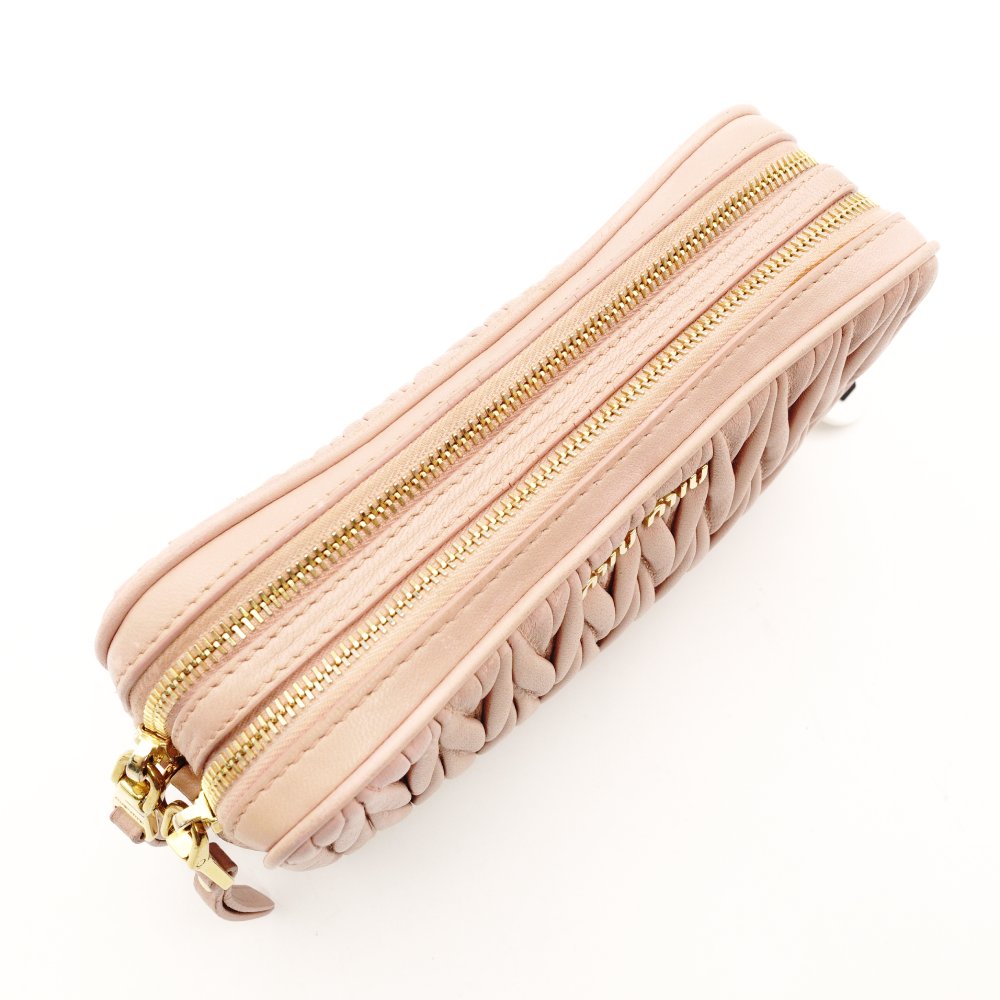 MIU MIU Matelassé Shoulder Bag Pink Leather Crossbody Gold Hardware 7-12-677