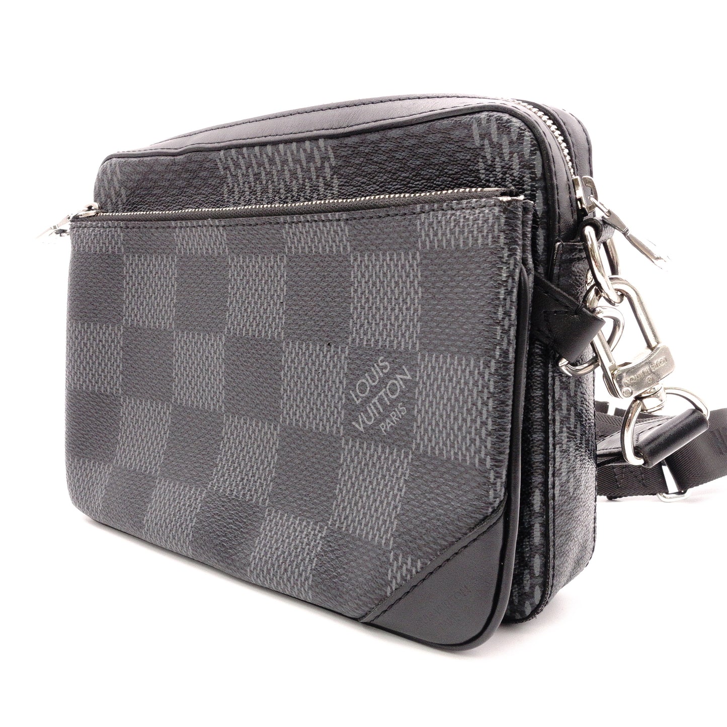 LOUIS VUITTON Trio Messenger 3D Canvas Damier Graphite Handbag, Leather, Gray, Men's