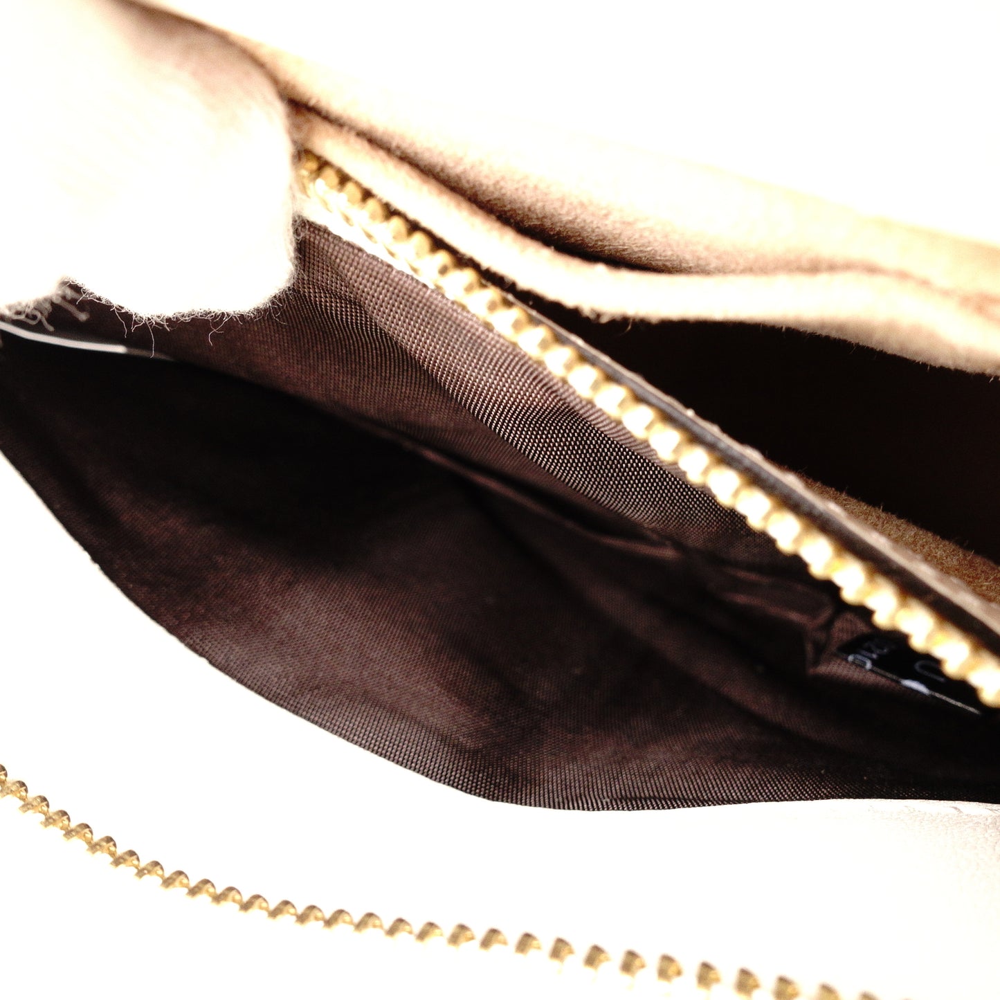 GUCCI Sylvie Shoulder Bag, Leather, White, Single Strap, Gold Hardware, Crossbody