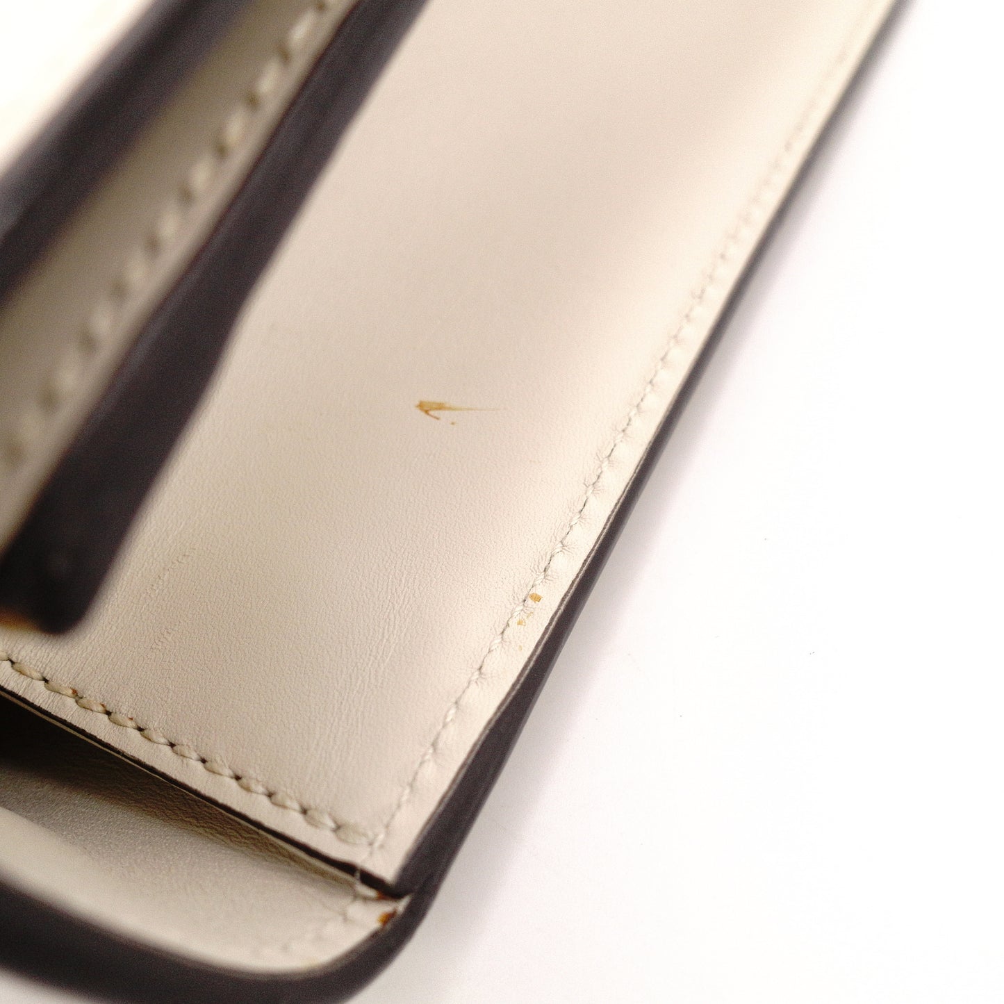 GUCCI Sylvie Shoulder Bag, Leather, White, Single Strap, Gold Hardware, Crossbody