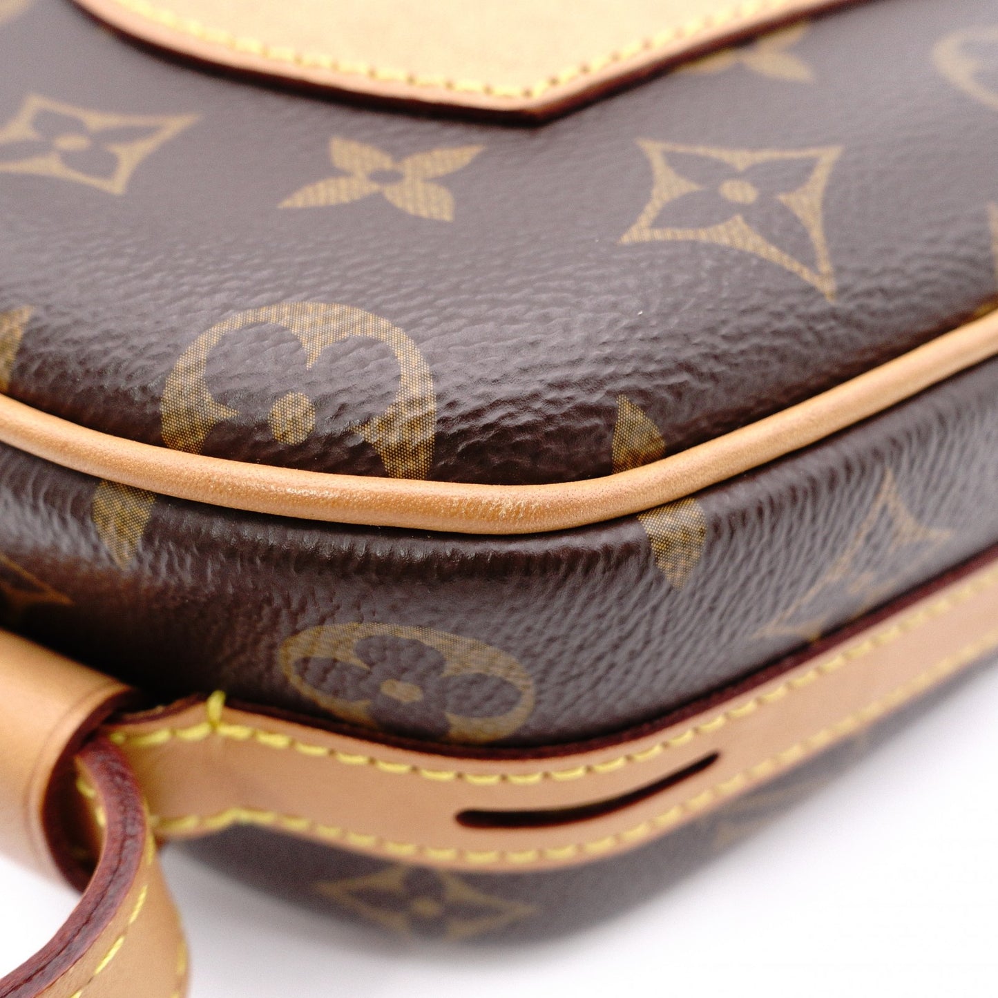 LOUIS VUITTON Boîte Chapeau Suprem Monogram Shoulder Bag