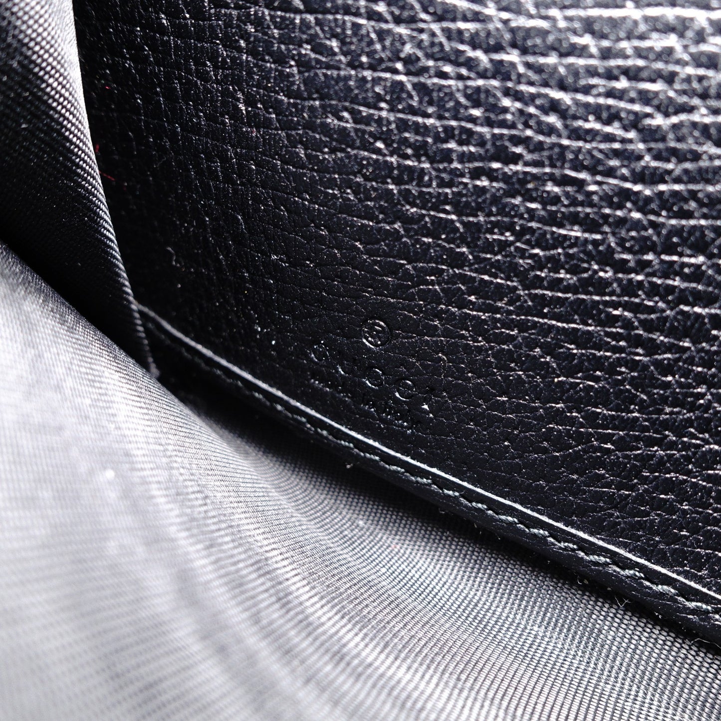 GUCCI Round-Zip Striped Leather Long Wallet, Black