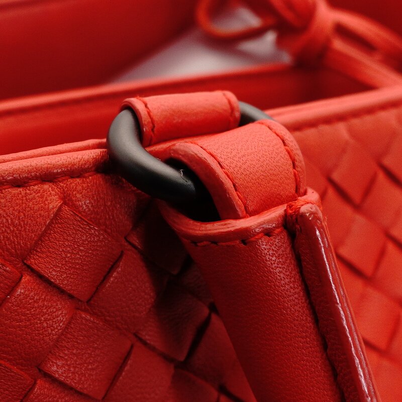 Bottega Veneta Intrecciato Handbag Red Leather Tote Red 7-9-625