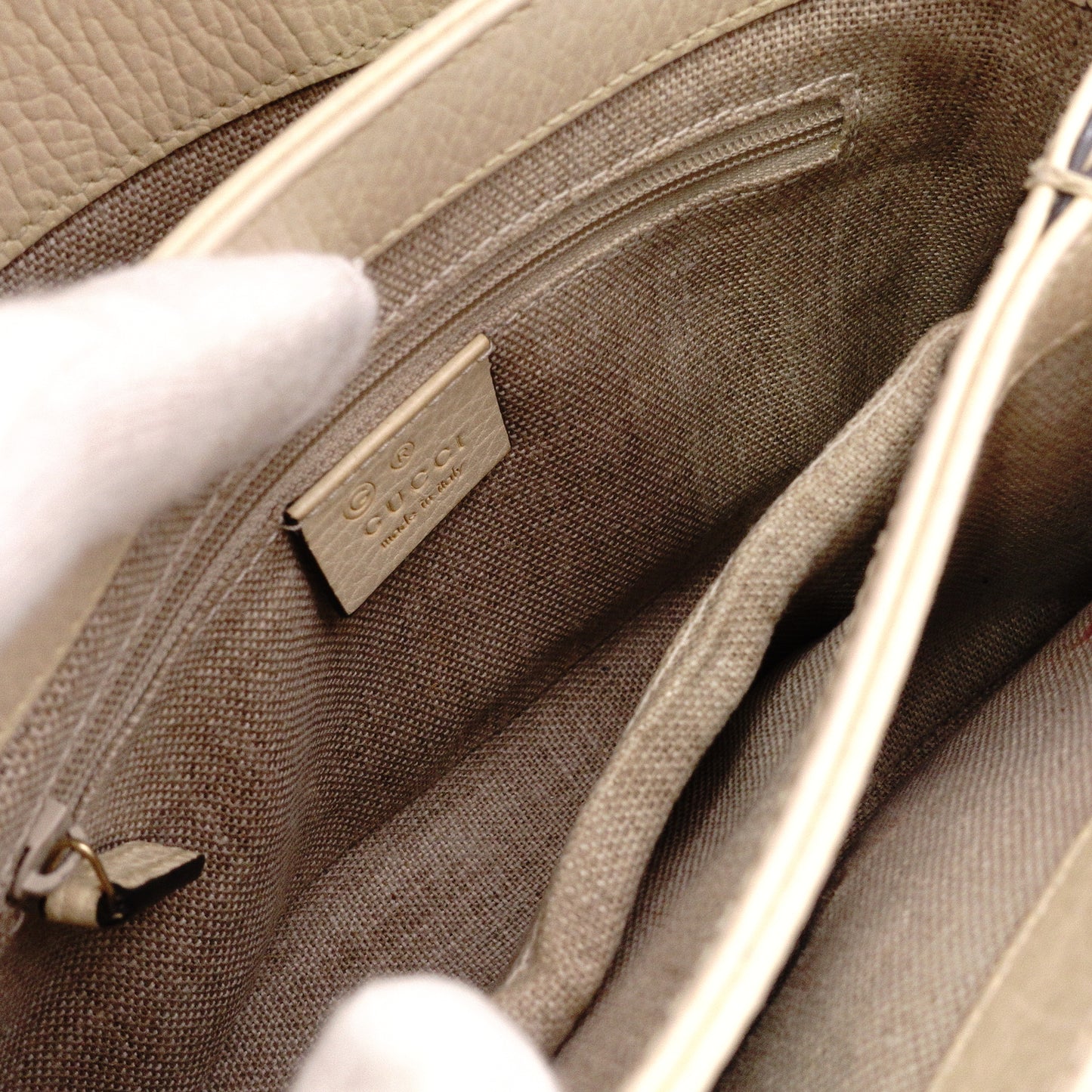 GUCCI Interlocking Shoulder Bag, Leather, Off-White, Crossbody, GG Logo, Gold Hardware