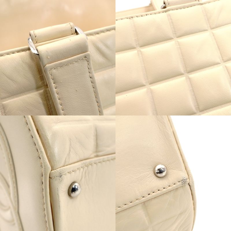 CHANEL Chocolate Bar Shoulder Bag Leather Beige Lambskin CC Logo 7-6-785