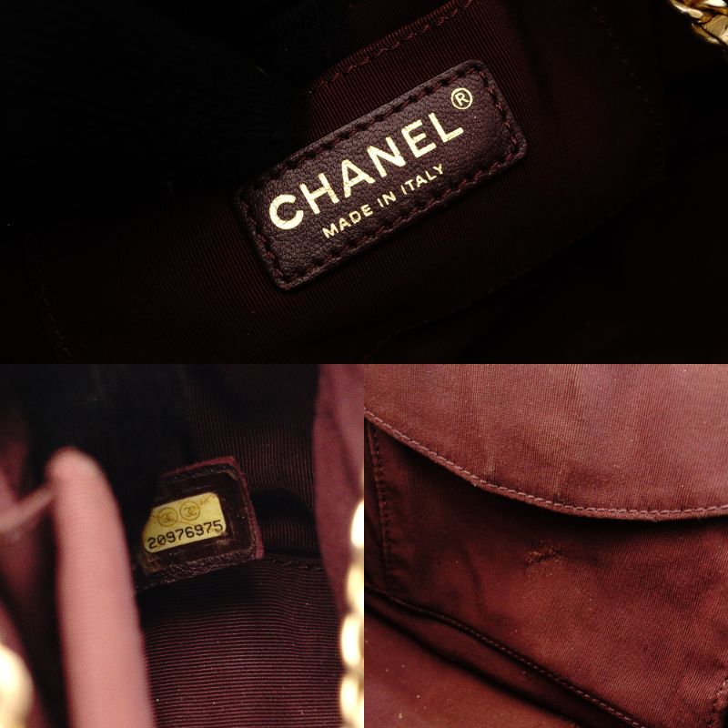 CHANEL Chevron V-Stitch Chain Shoulder Bag Black × Gold Leather Crossbody 7-9-592