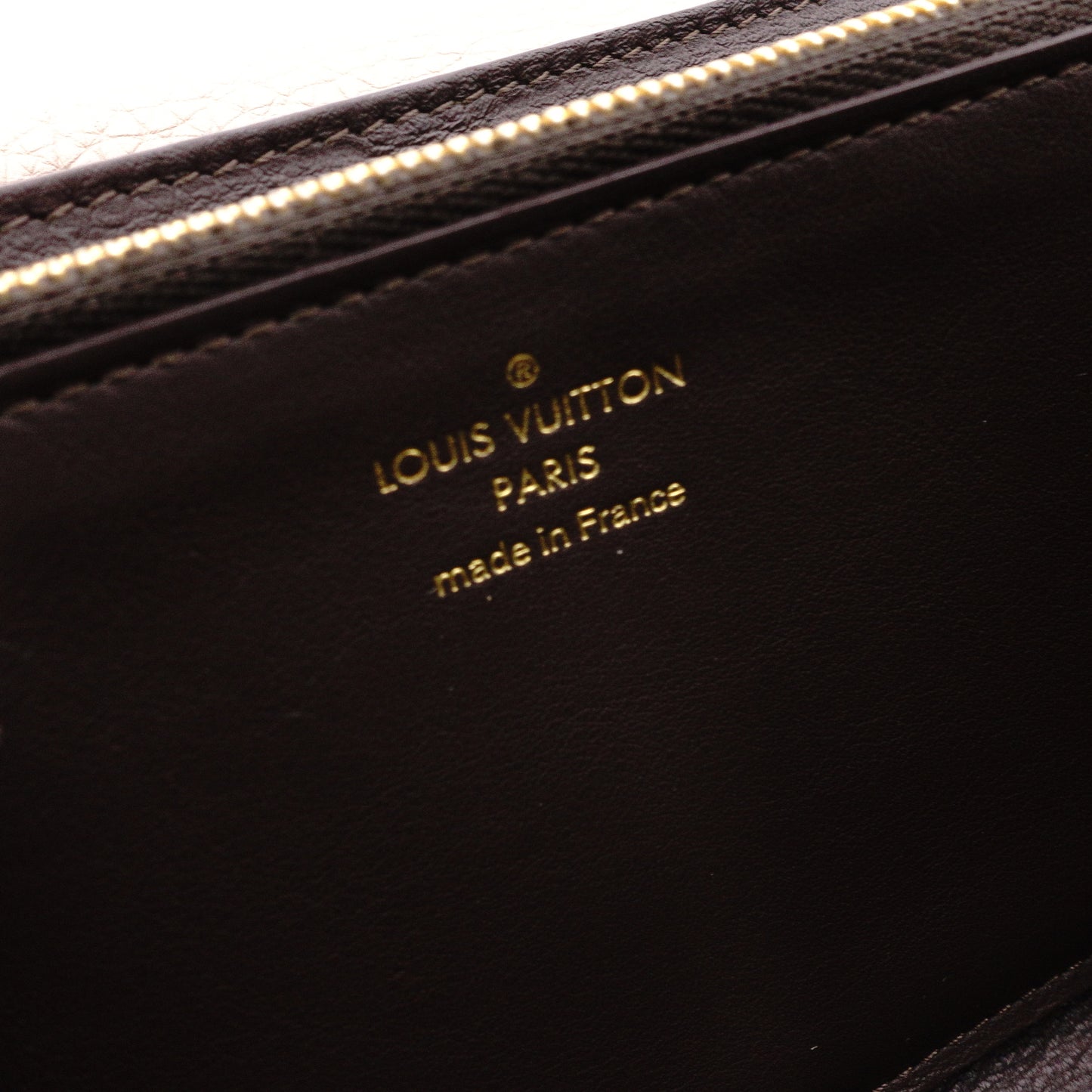 LOUIS VUITTON Portofolio Capucines Long Wallet, Leather, Beige, LV Gold Hardware