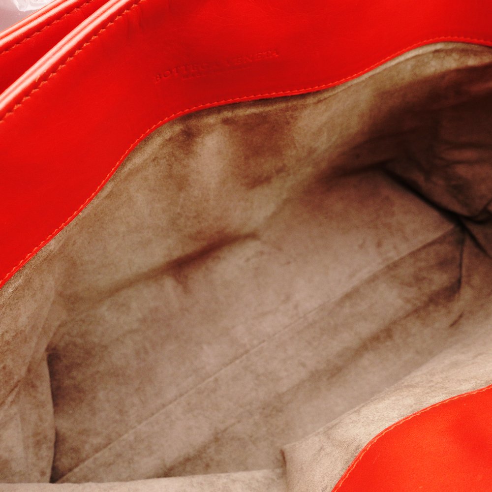 Bottega Veneta Intrecciato Roma Handbag Red Leather Red R8020023