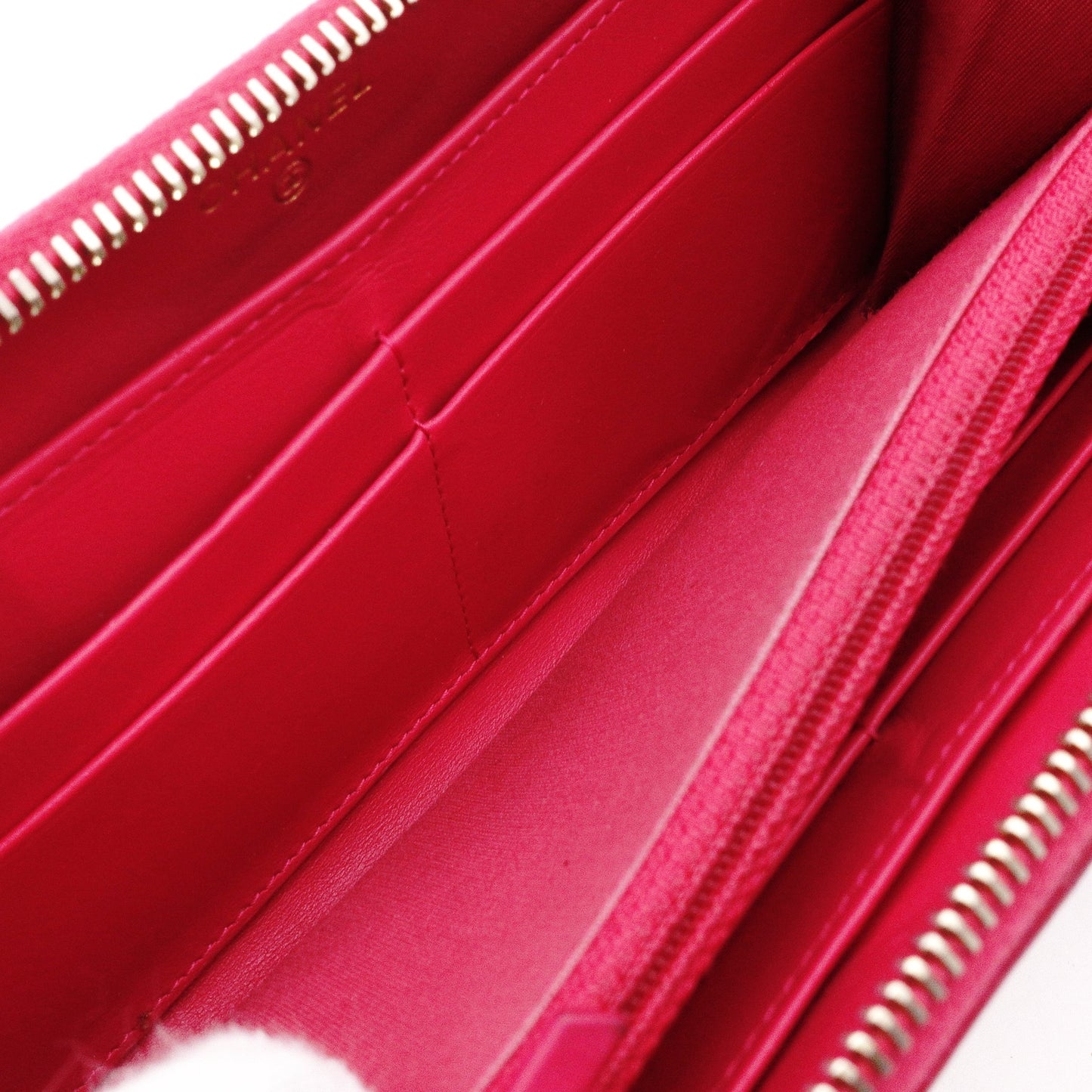 CHANEL CHANEL 19 Long Wallet, Leather, Pink, CC Logo, Gold Hardware, Matelassé Wallet