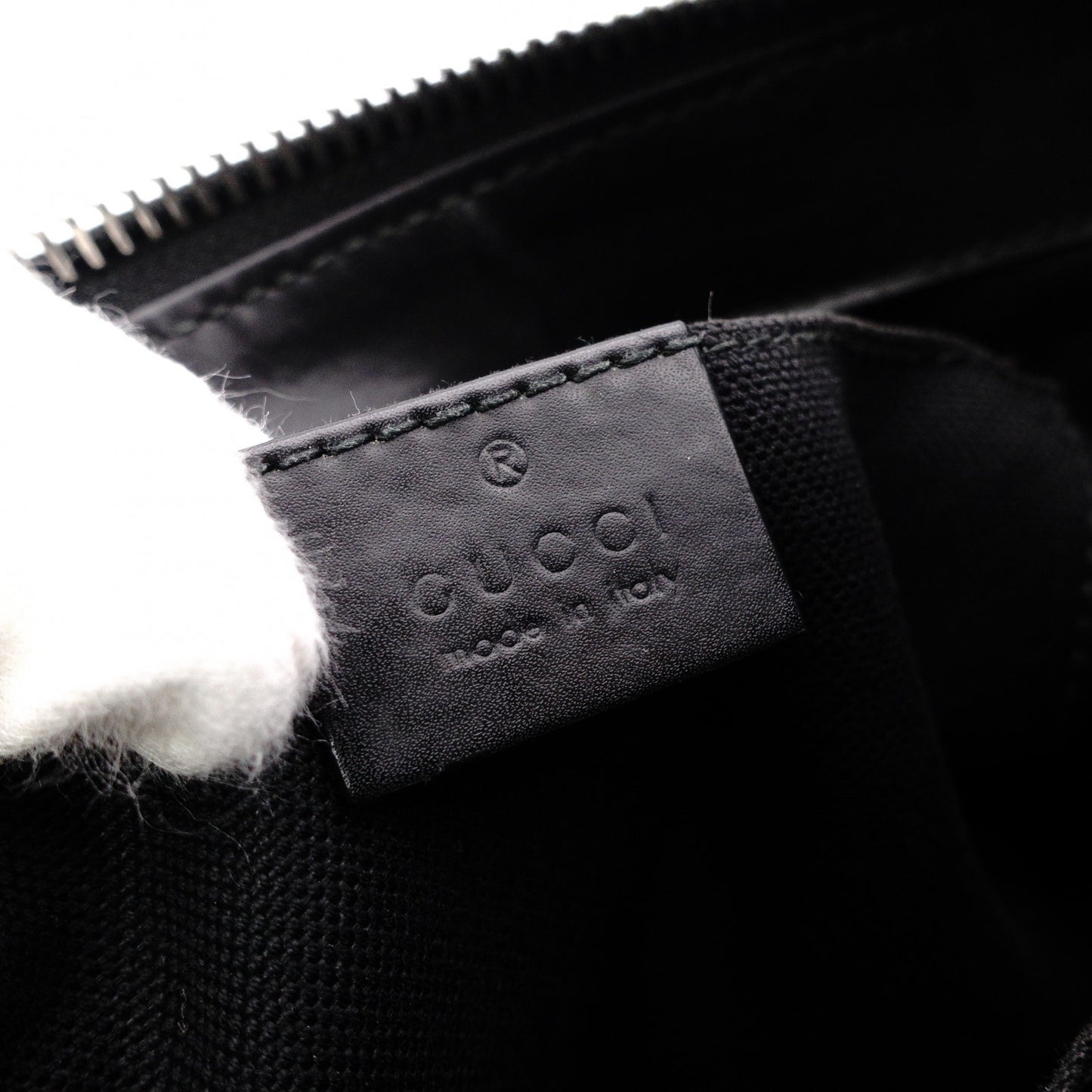 GUCCI GG Supreme Shoulder Bag, PVC/Leather, Grey, GG Logo, Men’s Crossbody Bag