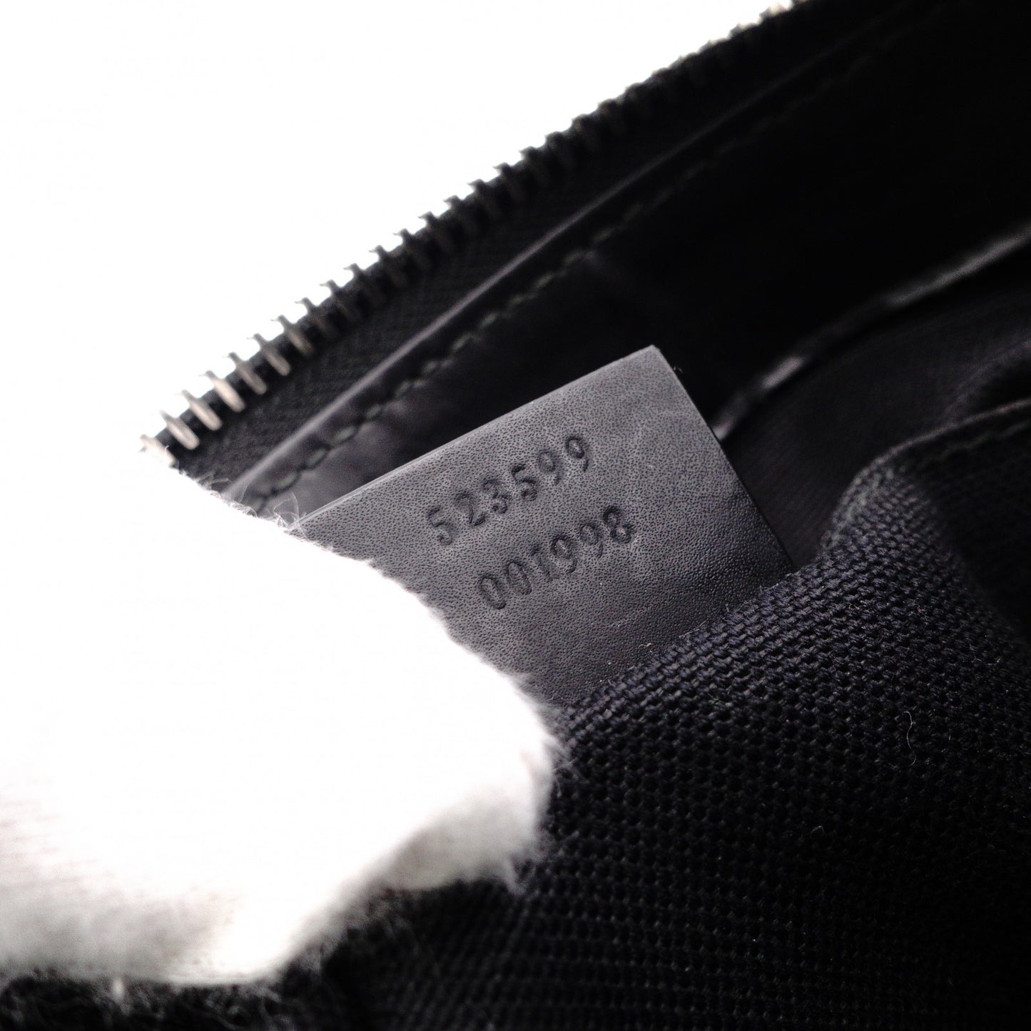 GUCCI GG Supreme Shoulder Bag, PVC/Leather, Grey, GG Logo, Men’s Crossbody Bag