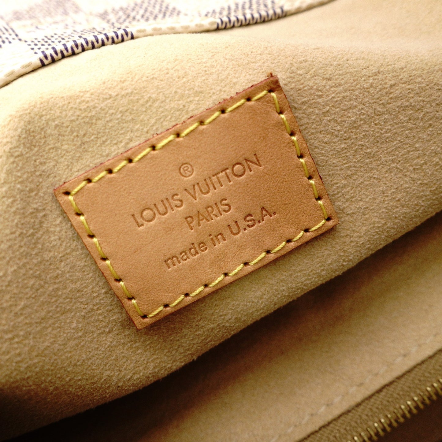 LOUIS VUITTON Artsy MM Handbag, Leather/PVC, White, Shoulder Bag