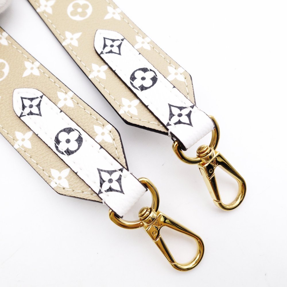 LOUIS VUITTON Monogram Giant Shoulder Strap J02443 Green x Beige PVC R8020231