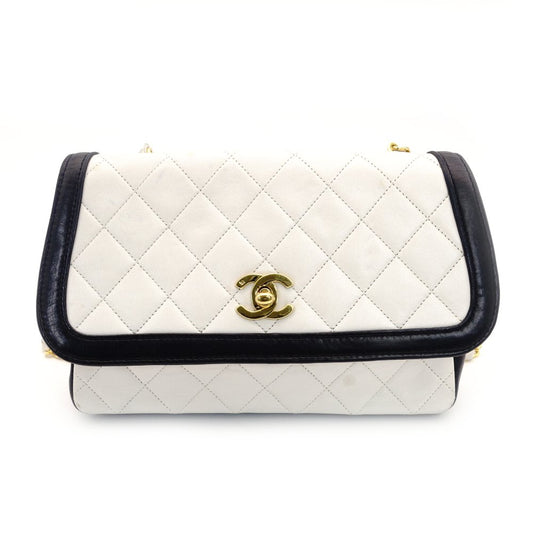 CHANEL Matelassé Chain Shoulder Bag White × Navy Lambskin Leather Crossbody Gold Hardware 7-9-584
