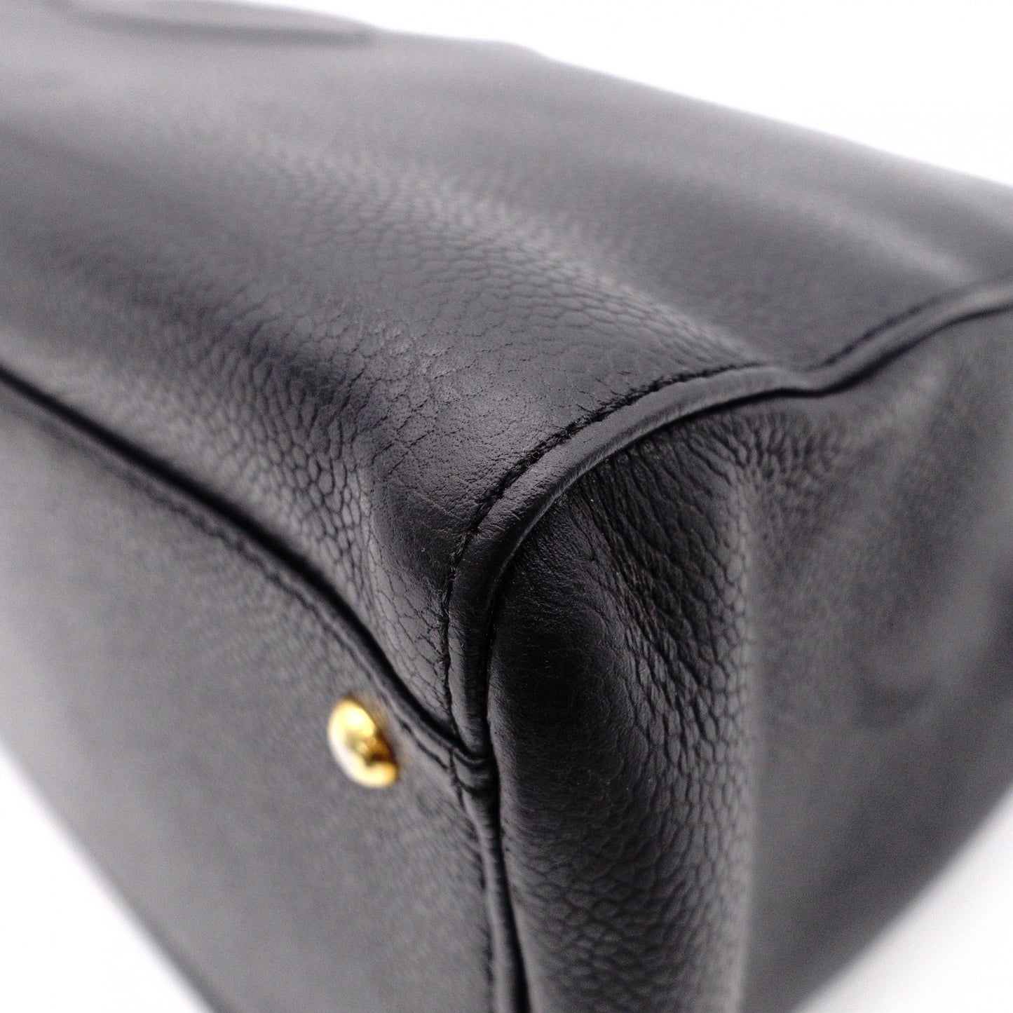 CHANEL Chain Shoulder Bag, Caviar Leather, Black, Gold Hardware